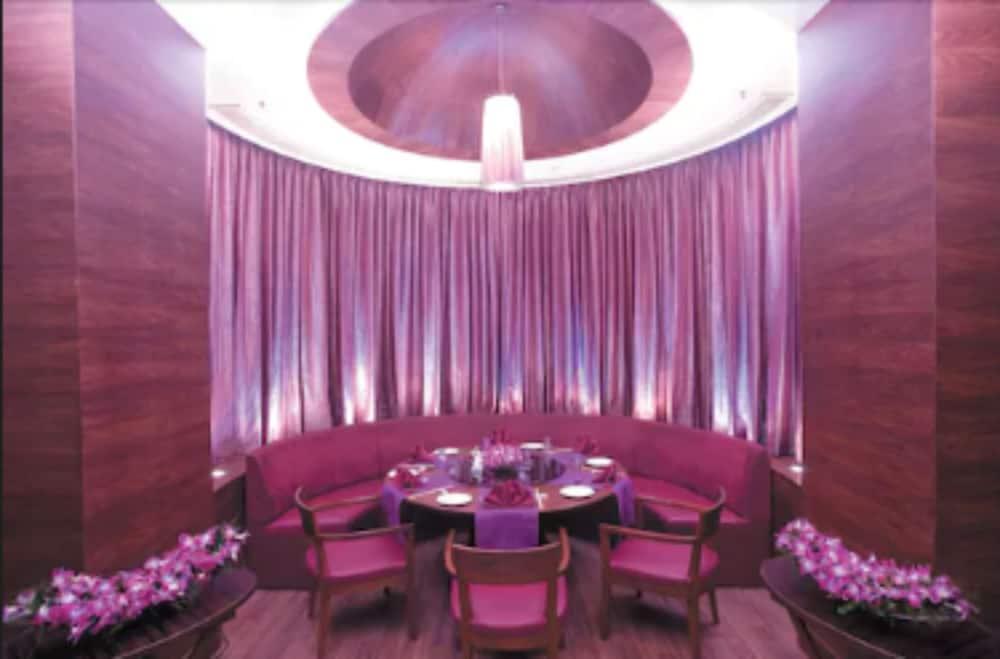 The Retreat Hotel & Convention Centre Mumbai Eksteriør bilde
