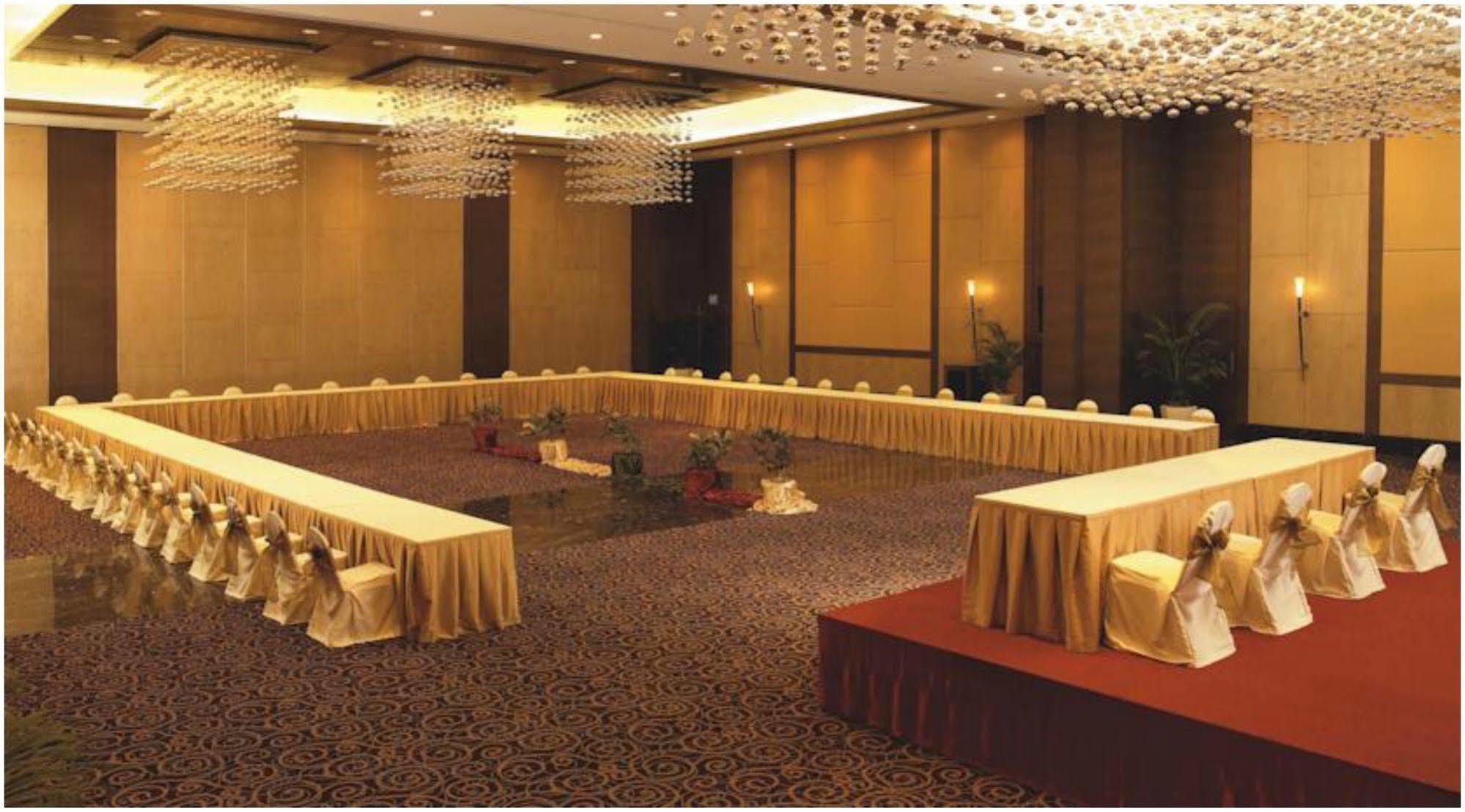 The Retreat Hotel & Convention Centre Mumbai Eksteriør bilde