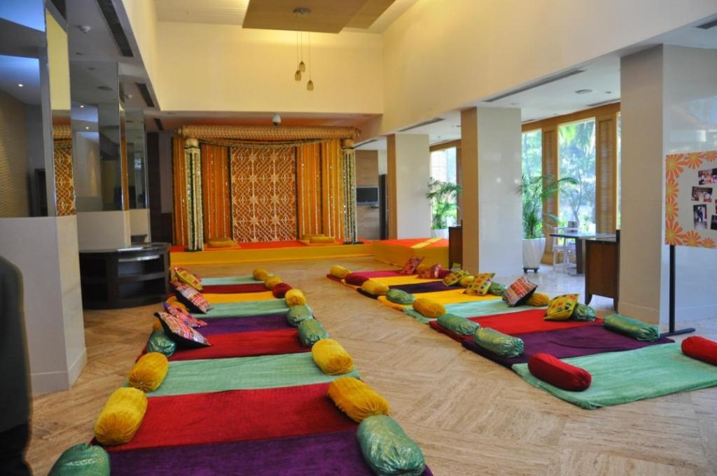 The Retreat Hotel & Convention Centre Mumbai Eksteriør bilde